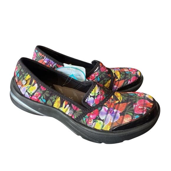 Beezees Lakeside Casual Slip On New Women size 6 - Picture 2 of 6